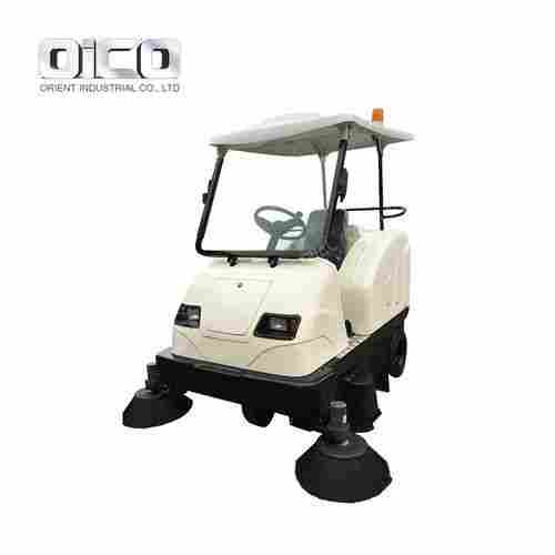 Ride On Battery Powered Road Sweeper With Front Windshield