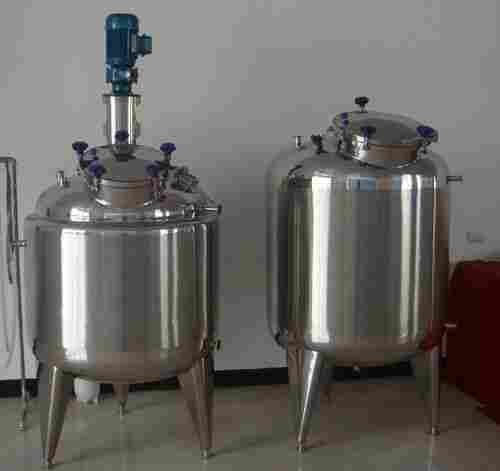 Stainless Steel Heavy Liquid Mixing Tank with Capacity of 10000 L for Chemical Industry , Pharmaceuticals Industries