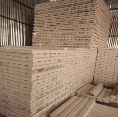Rectangle Shape 100% Termite Resistant Natural Sal Wood Load Capacity: 1000  Kilograms (Kg)