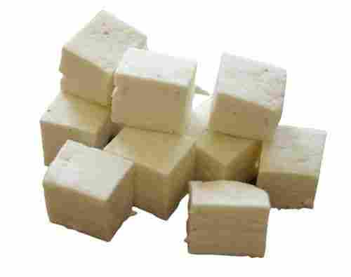 Delicious And Healthy Soft Spongy Textured And Nutritious Fresh Dairy Paneer, 1 Kg
