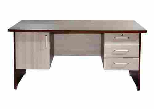 30 Kg Polished Finish Wooden Table With Four Drawer 