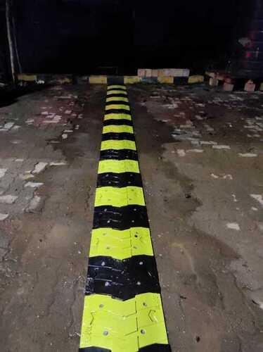 Ultra Durable Heavy Duty Speed Bumpers For Traffic And Parking Control
