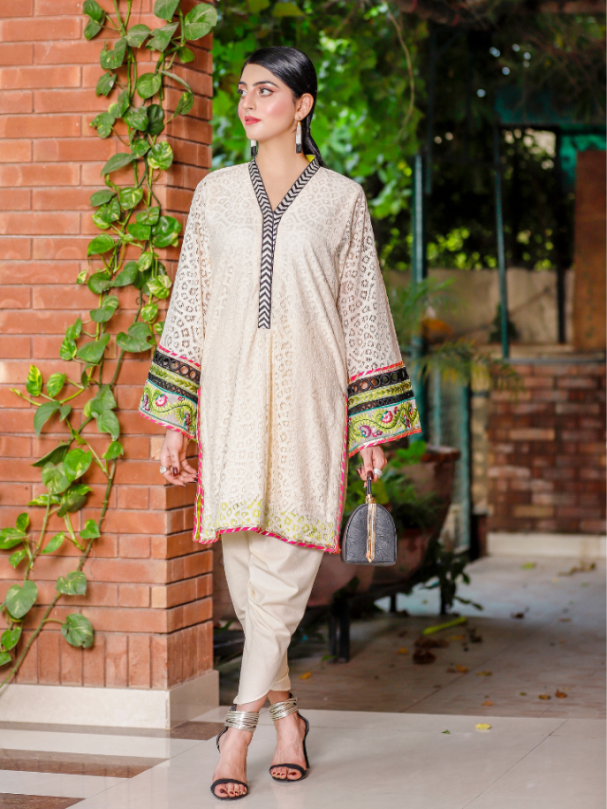 Different Types of Kurtis Designs You Should Wear in 2023