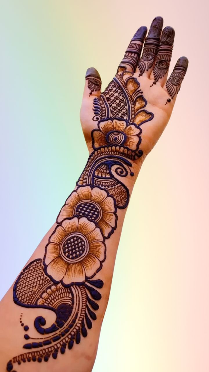 Top 8 Arabic Mehndi Design For Henna Parties And Gatherings ...