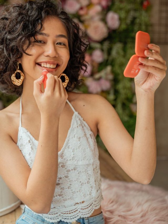 Top 8 Makeup Mirrors For Flawless Beauty Routine - Tradeindia