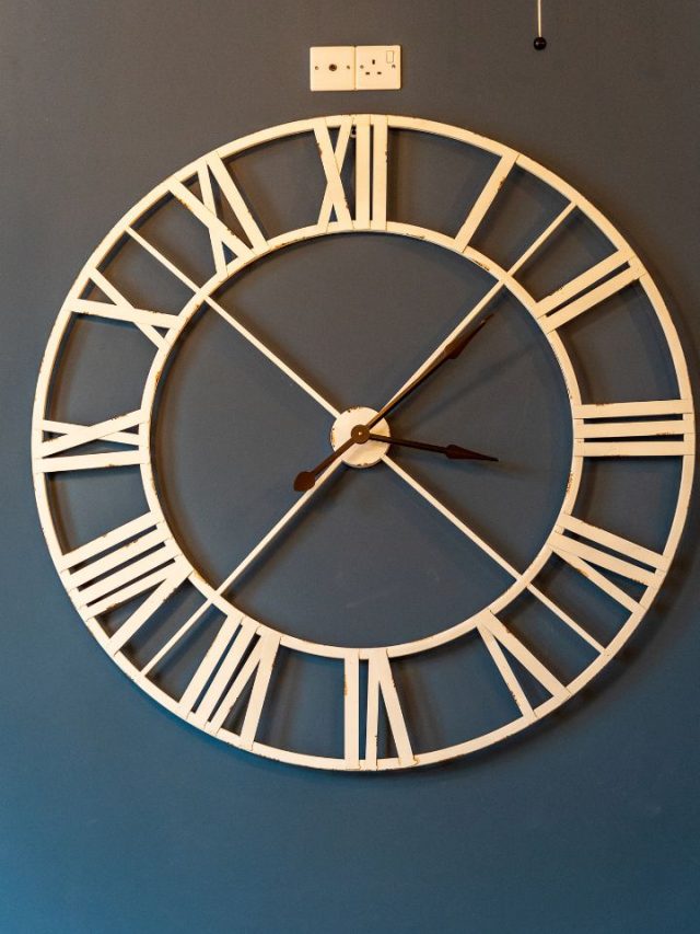 8 Best Wall Clock For Living Room Tradeindia