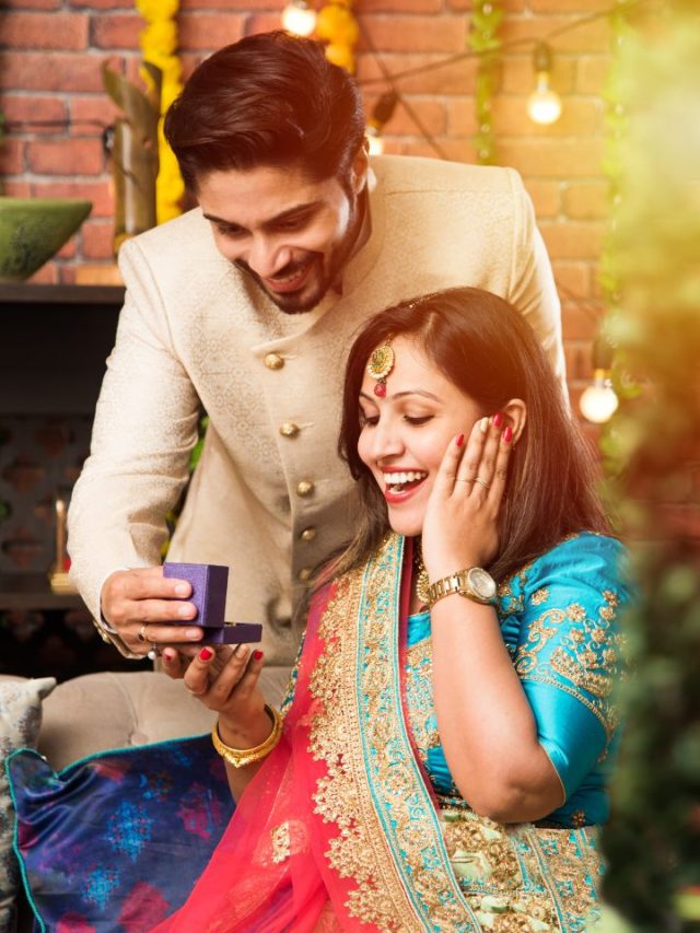 Happy Young Indian Couple Celebrating Diwali Festival Both Holding Sparkler  in Hand and Wearing Traditional Wear or Ethnic Outfit Stock Image - Image  of hinduism, diwali: 199429455